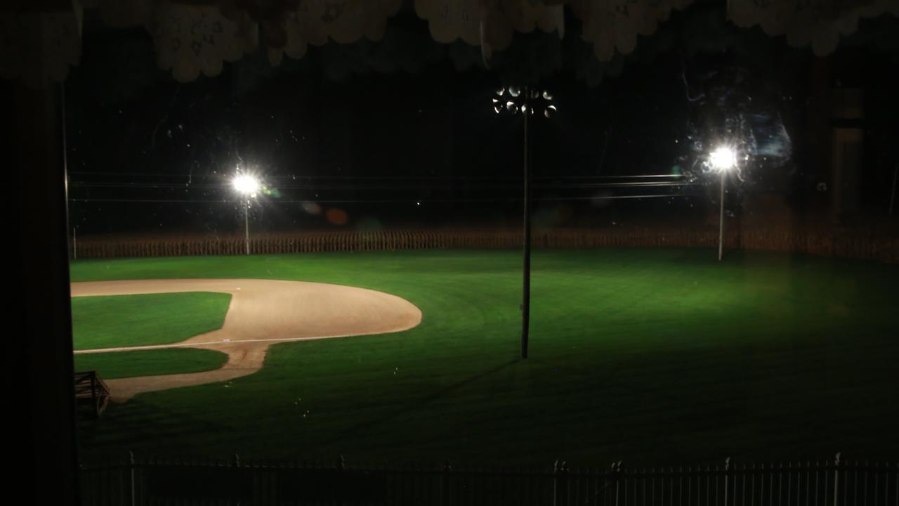 Apartmán Field Of Dreams House Dyersville Exteriér fotografie